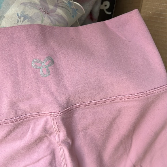 Aritzia Knee Length Leggings - Picture 1 of 3